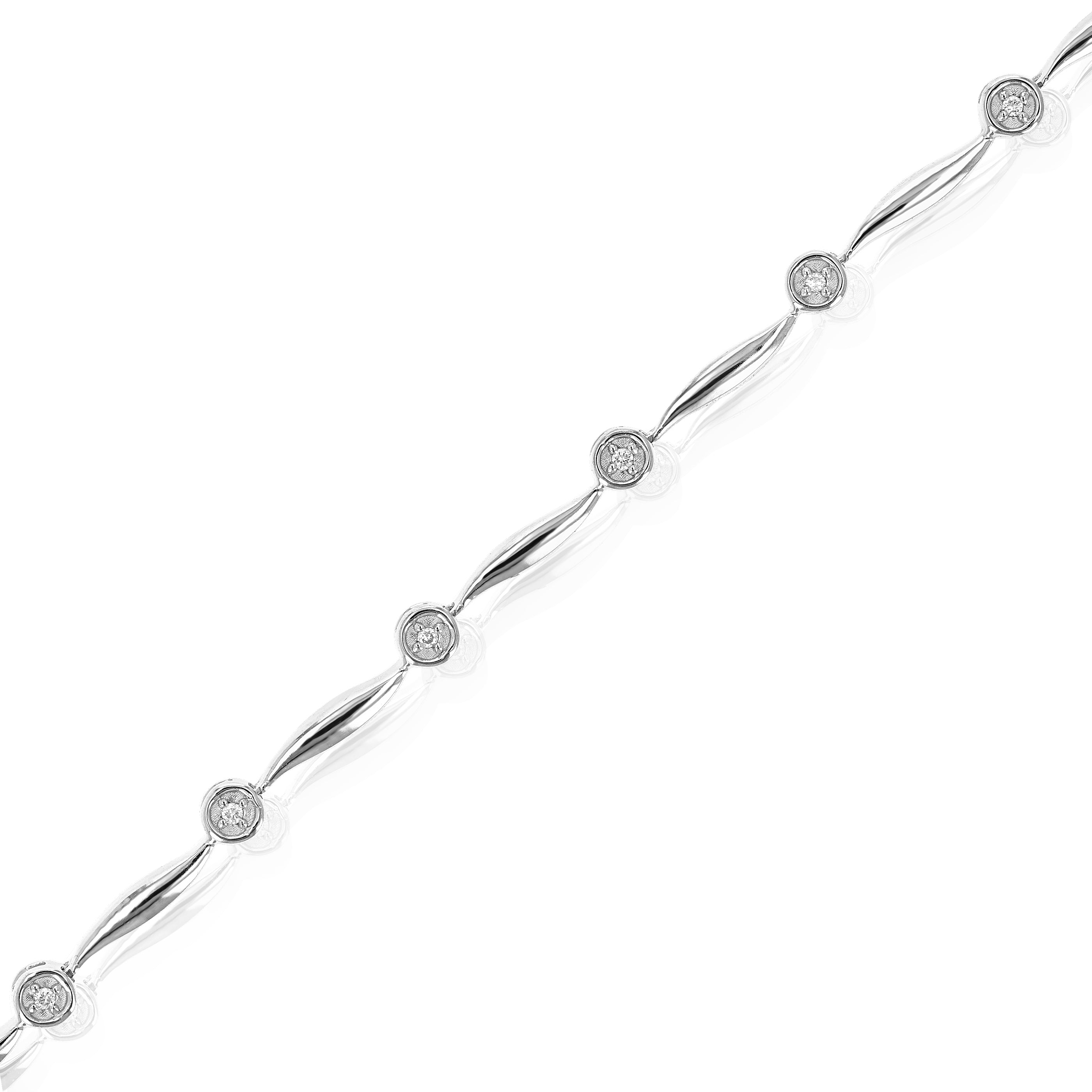 Round Station Lab Diamond Bracelet