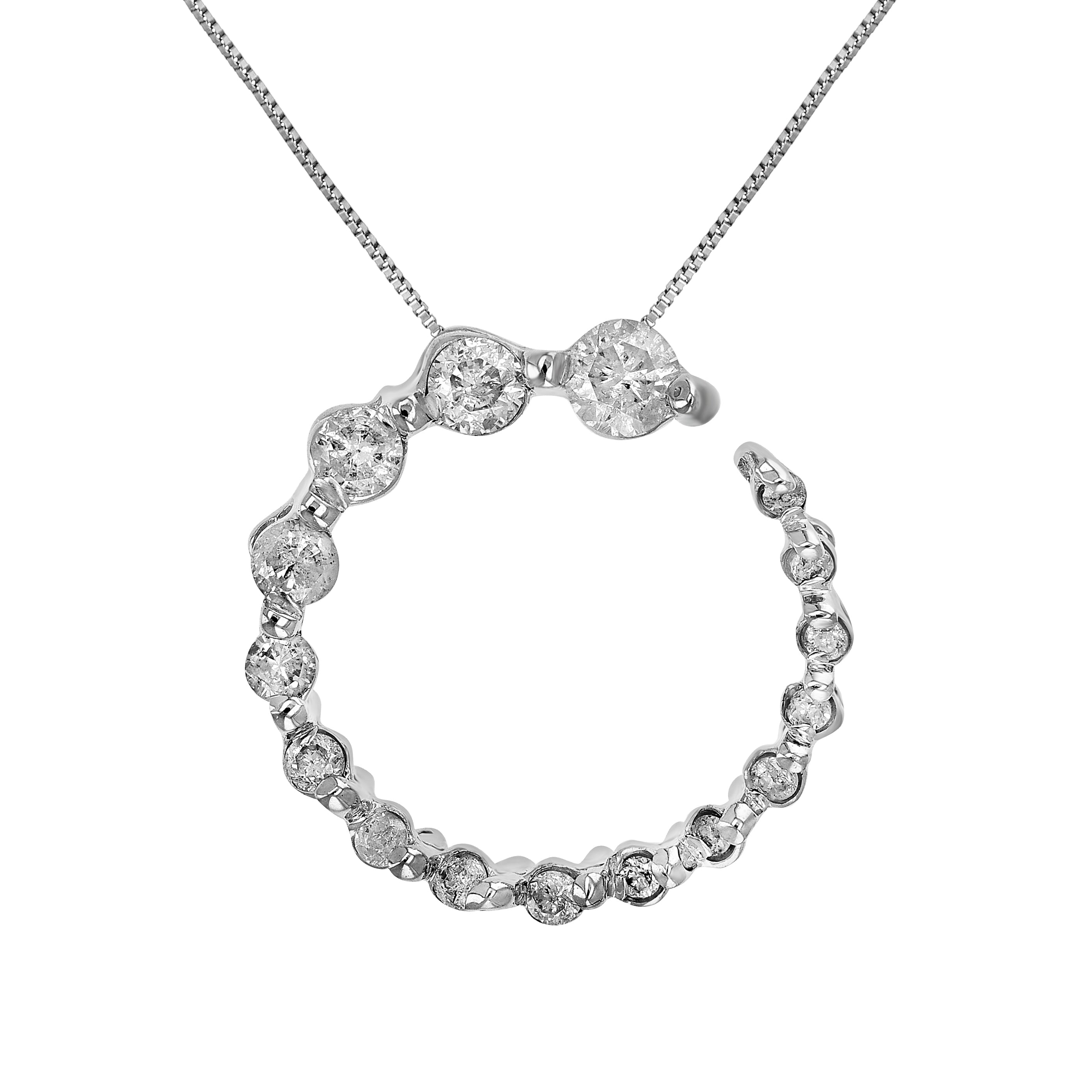 Graduated Circle Diamond Pendant Necklace