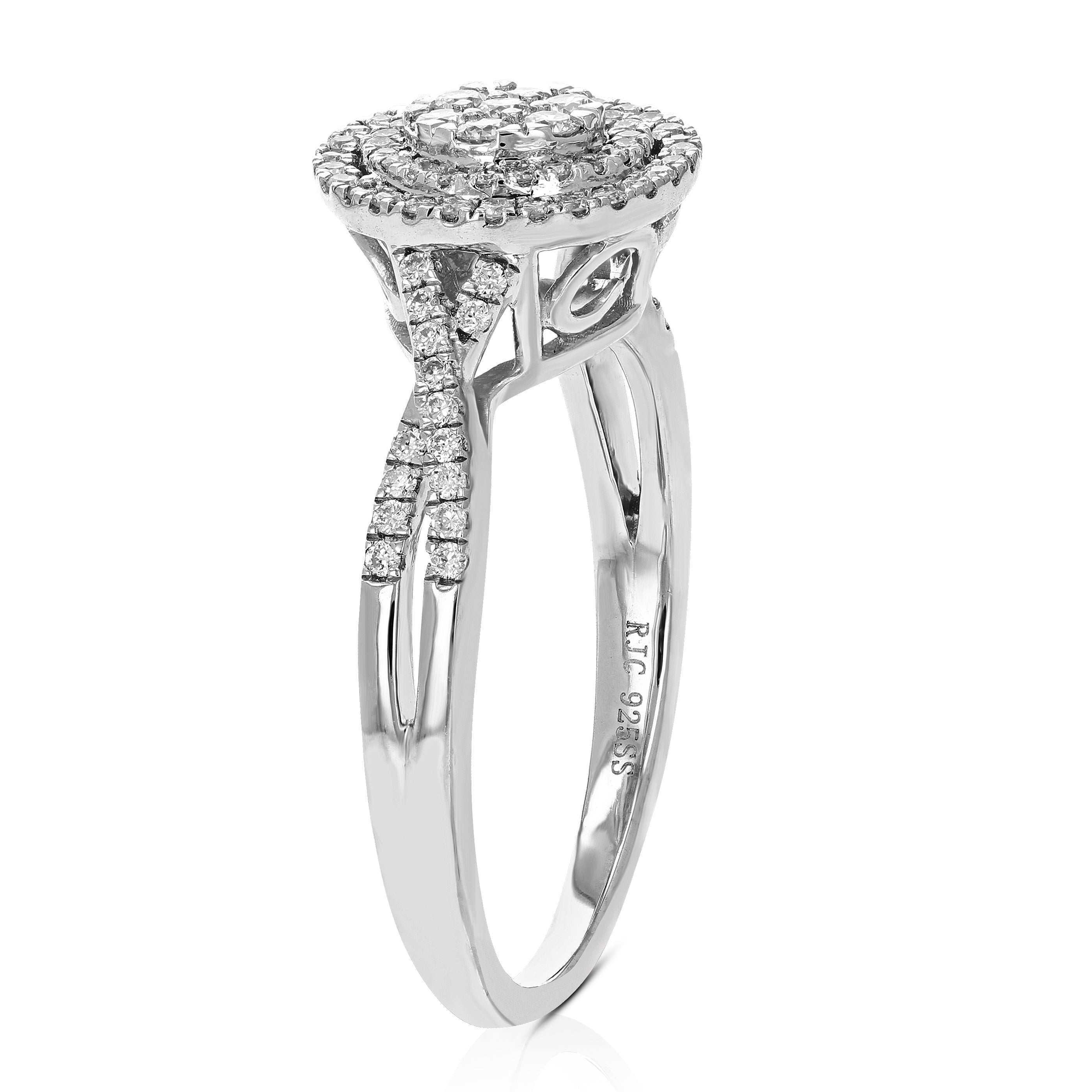 Diamond Round Halo Twisted Ring